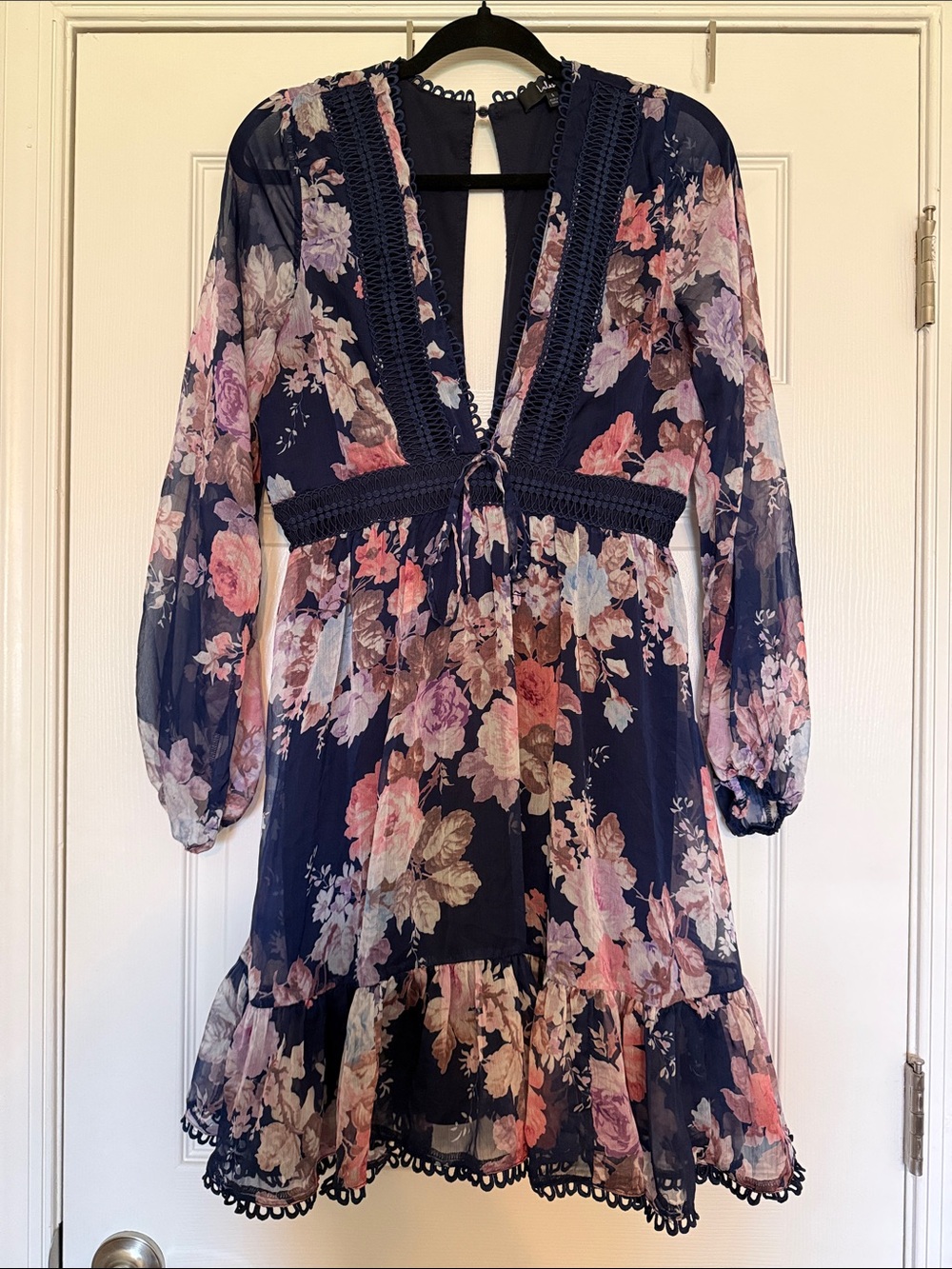 Lulu’s Floral Navy V-Neck Long Sleeve Mini Dress